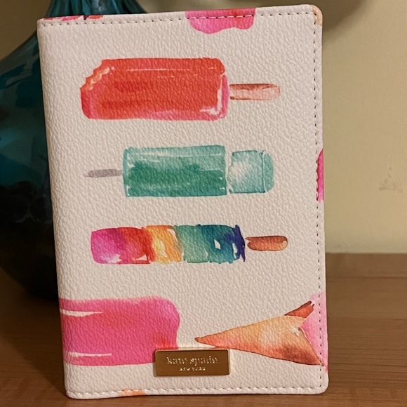 Kate Spade Pink and Cream Passport Holder NWT - Picture 1 of 5